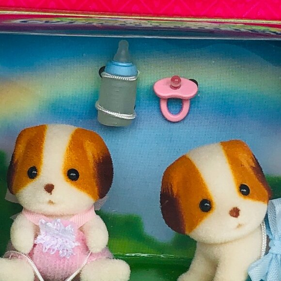 Calico Critters Sunnybrook Spaniel Twins w/baby bottle, pacifier New in Box - Picture 6 of 14